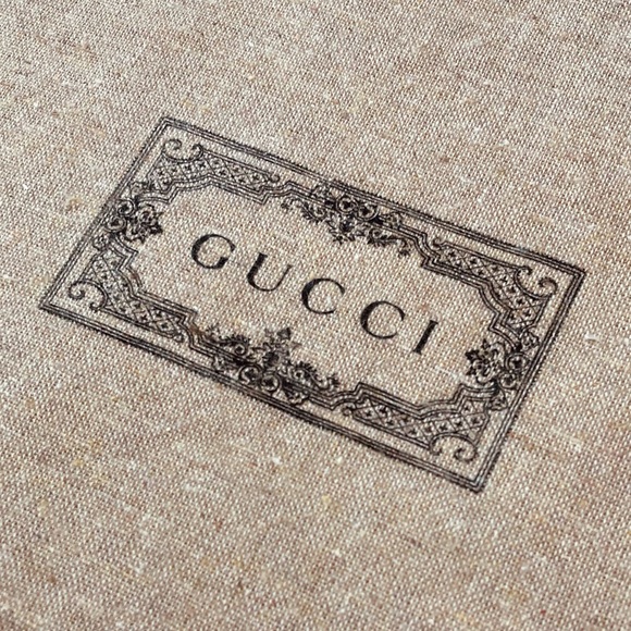 GUCCI • Set of 2 Tan Linen Medium Logo Dust Bags - Picture 9 of 11